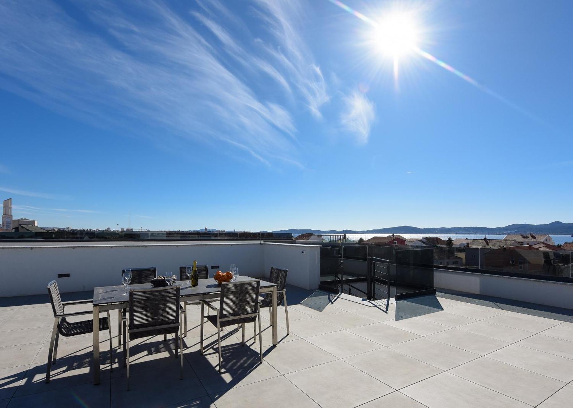 Fux Luxury Rooftop Terrace Jacuzzi & Bbq Zara Esterno foto
